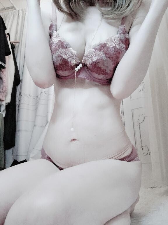 おっぱい寄せて
