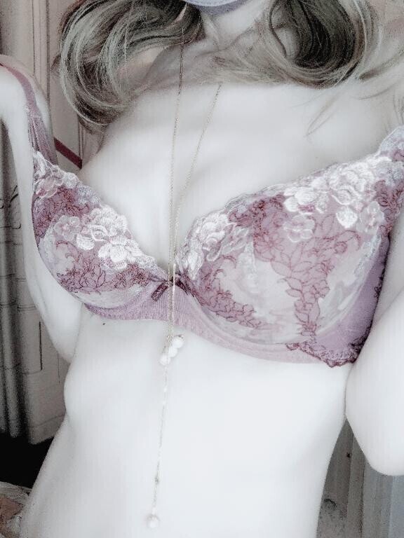 おっぱい見せ