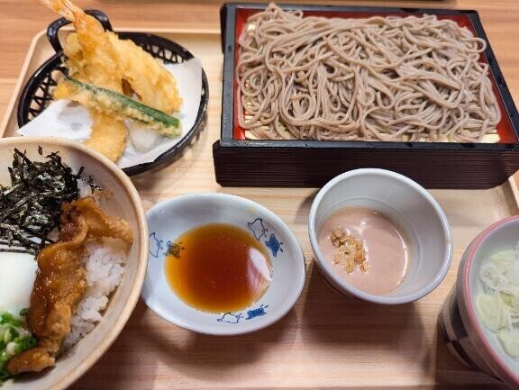 今日はおそばでした♪