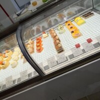 昨日はケーキバイキングに！