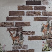壁面が賑やかに
