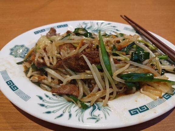 夕飯、外食になった。