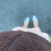 新しいヒールでドキドキ♡