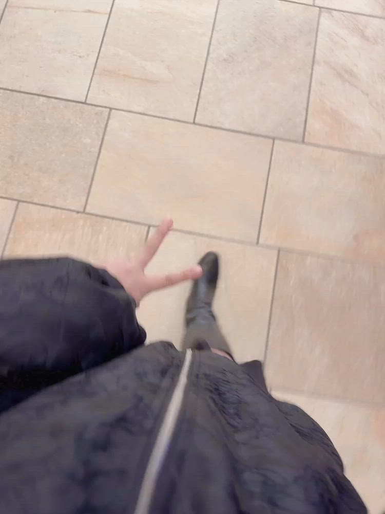 向かいます³₃