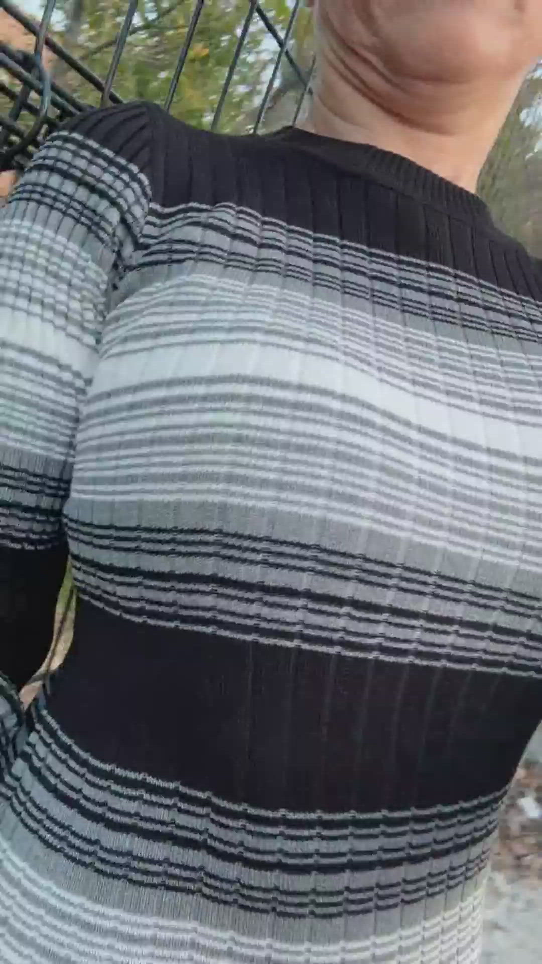 ぴったりした服だと、こんな