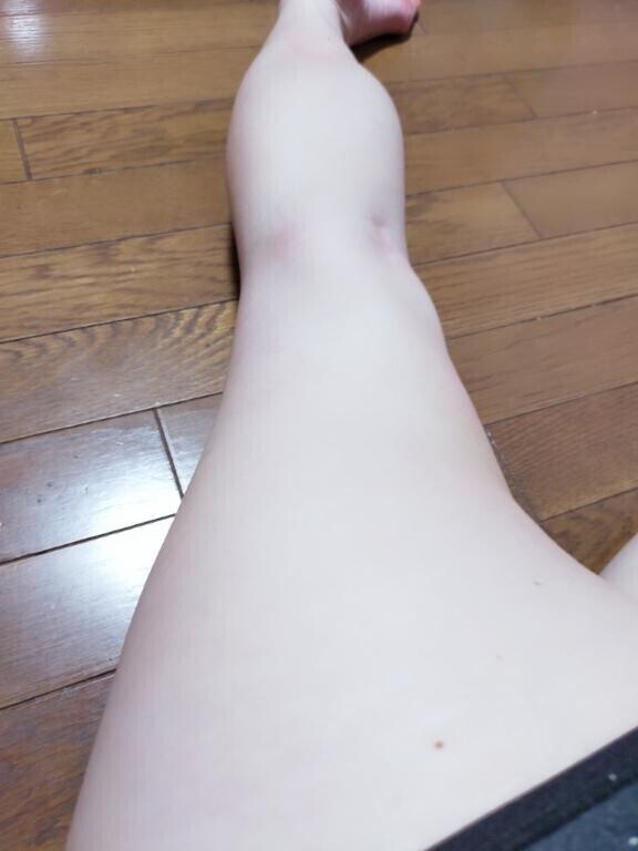 アイスを食べてる方を