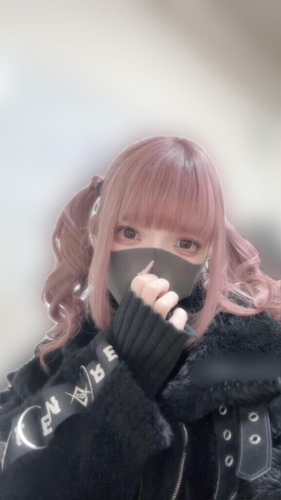 雨宿りついでに?