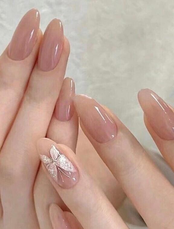 綺麗な指先で…