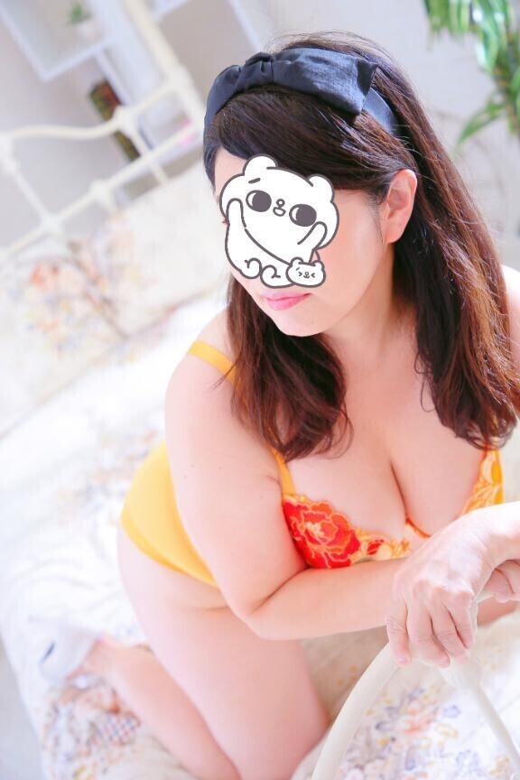 抑えて…笑