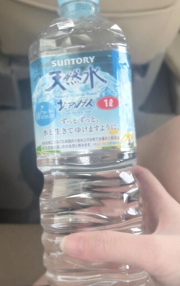 今日の1発目ドリンクはお水😇