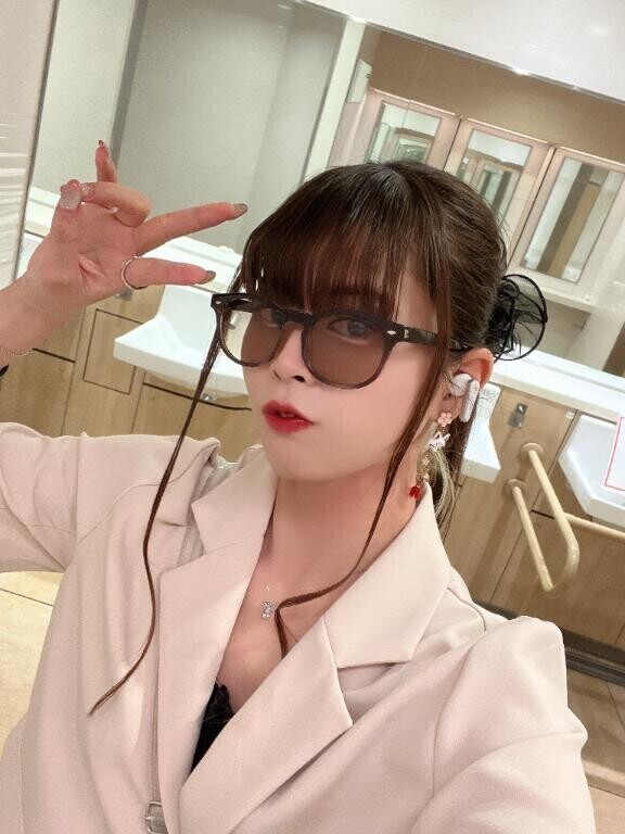 ?グラサン?
