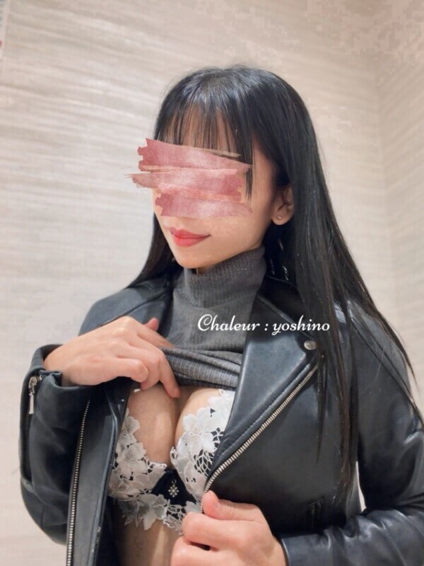 ライダースの下は…