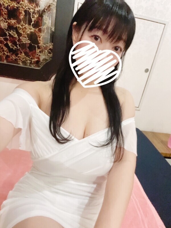 寒いですがスケスケのワンピース着る