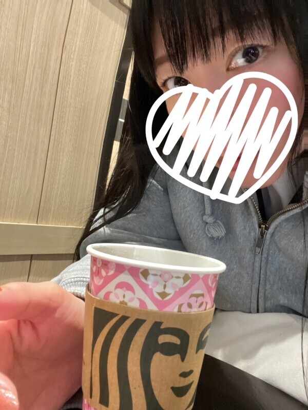 コソコソ自撮りする熟女