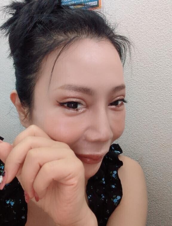 おしとやかに……
