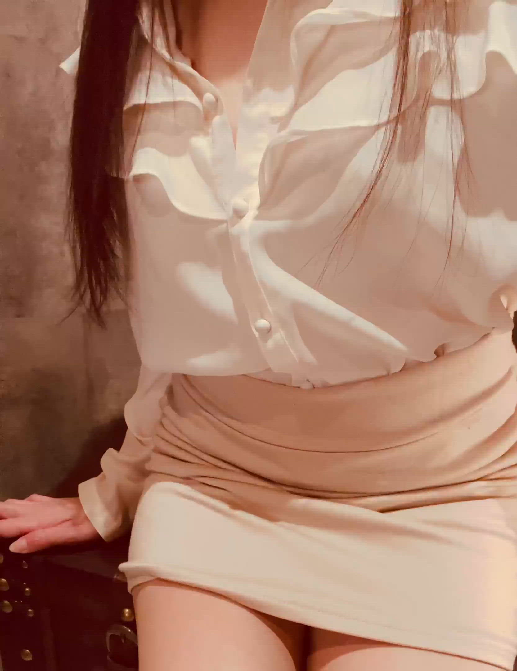見えそうで...見えない//