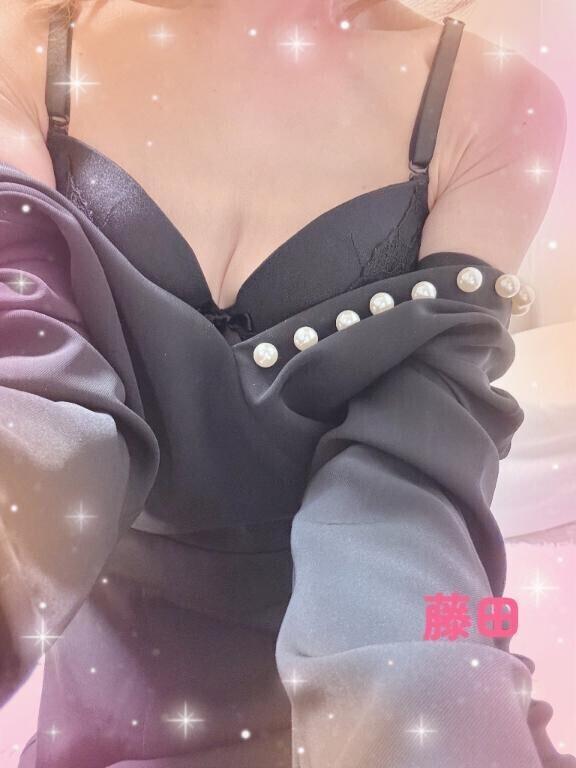 ワンピースの中には…出勤中