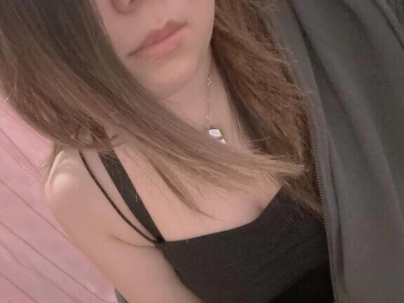 \(ᯅ̈ )/‬
