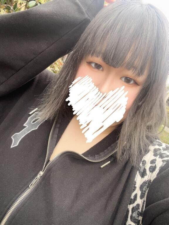 前髪切りすぎちゃったよー✂️💦でも…似合ってるって♡