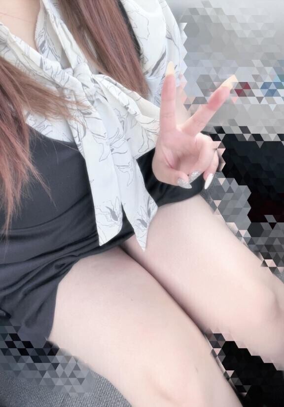 パンチラギリギリ⁉️🫣