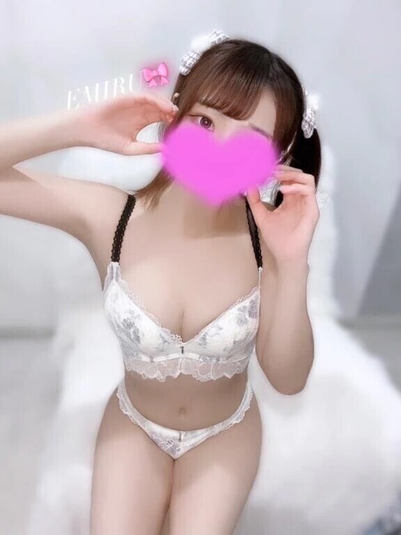 えみるの手を〇〇に…🎀