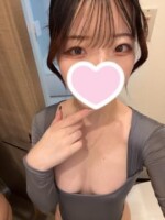 小柄で愛らしい雰囲気に 清楚で華奢な癒し系女子💕 【ゆあちゃん】