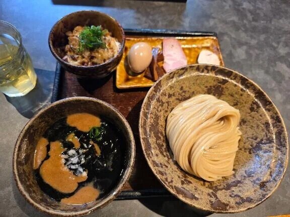 本日12-22時で出勤です🌟