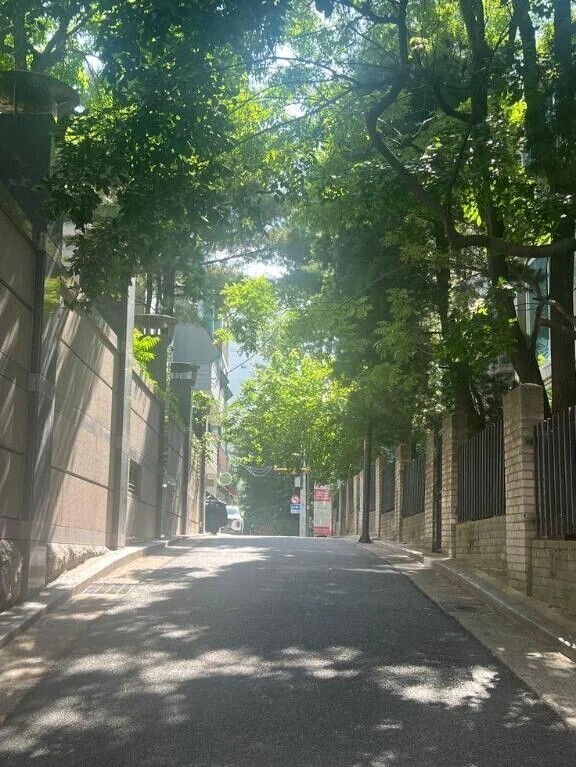 添い寝