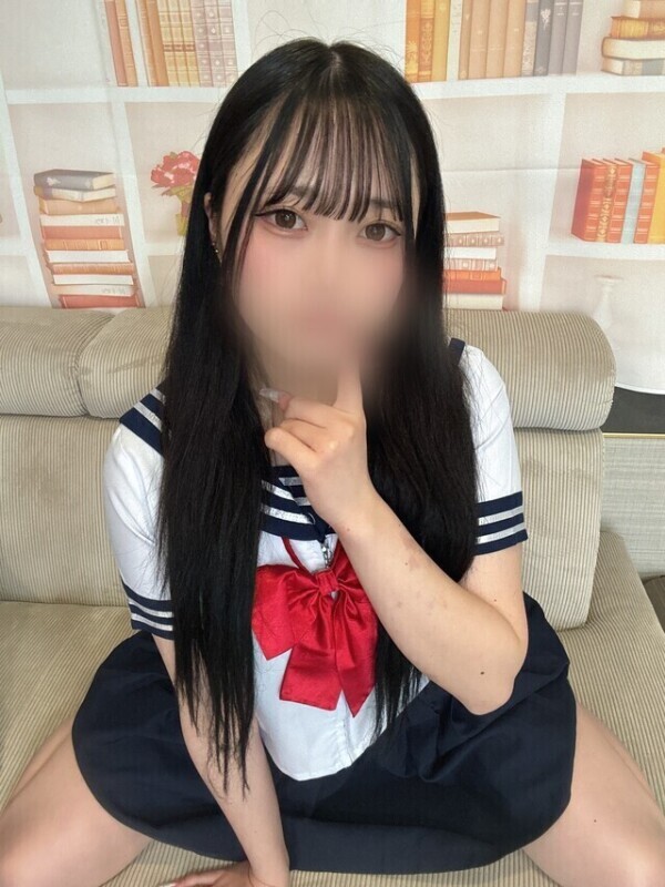 制服のまま押し倒されて、ぐちょぐちょにされました
