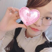 小春ひより