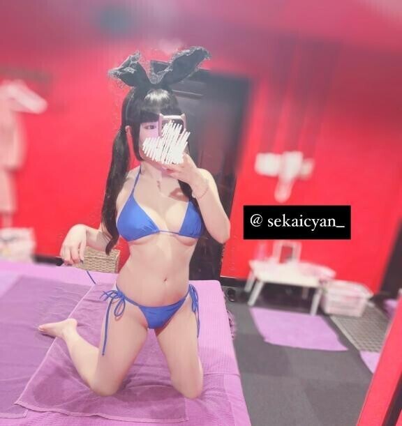 セカイちゃん、青も似合う