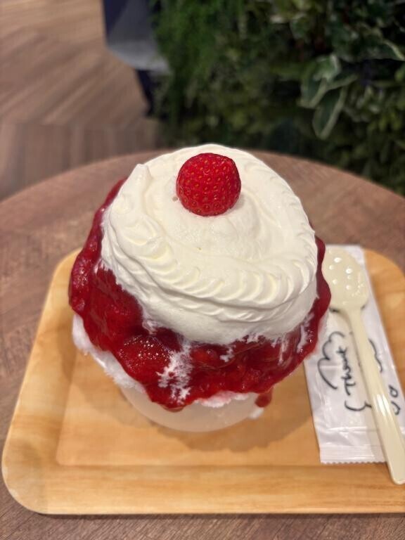 このかき氷…おっ??いみたい…