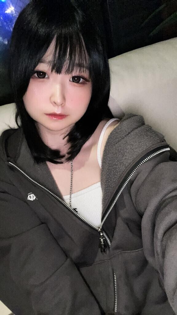一人で泣いてます