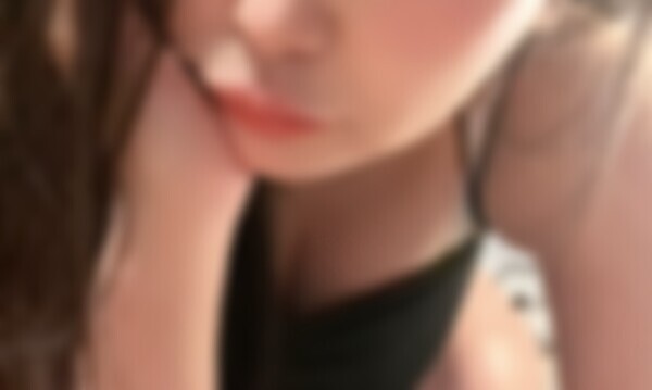 |ω•)ﾁﾗｯ