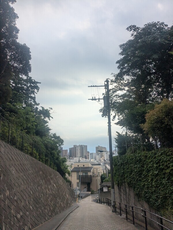 坂道のある風景