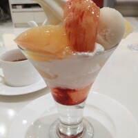 桃のパフェ🍑