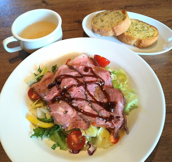 遅めのランチ🍴