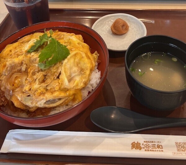 親子丼かカツ丼か…