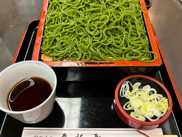 鮮やかな緑色✨