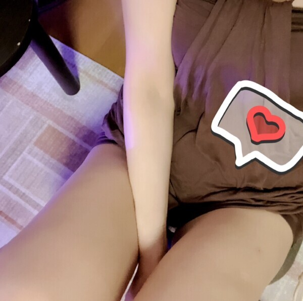 ||q •,,)ﾁﾗｯ
