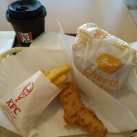 遅めのランチ🍔