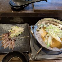 移動しまして…