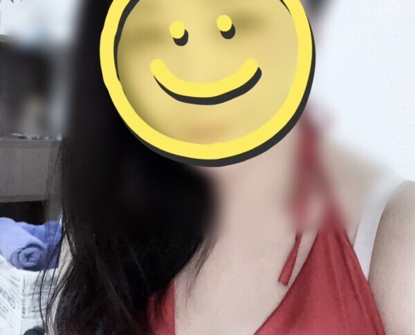 |ω•)ﾁﾗｯ