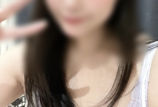 |ω•)ﾁﾗｯ
