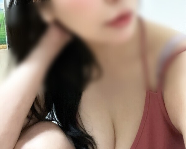 |ω•)ﾁﾗｯ