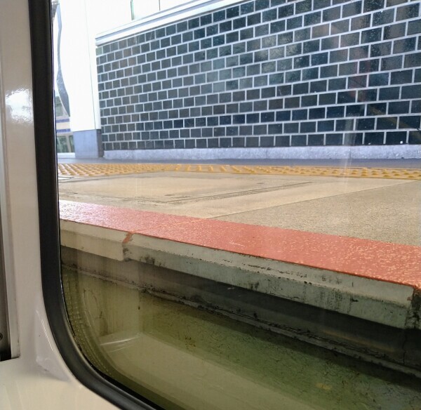 混んでる🚃