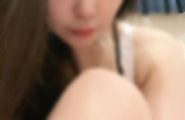 |ω•)ﾁﾗｯ