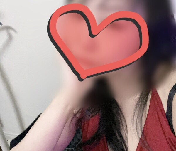 |ω•)ﾁﾗｯ