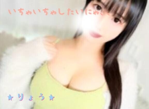 夜。人肌恋しいにゃん。