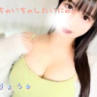 夜。人肌恋しいにゃん。